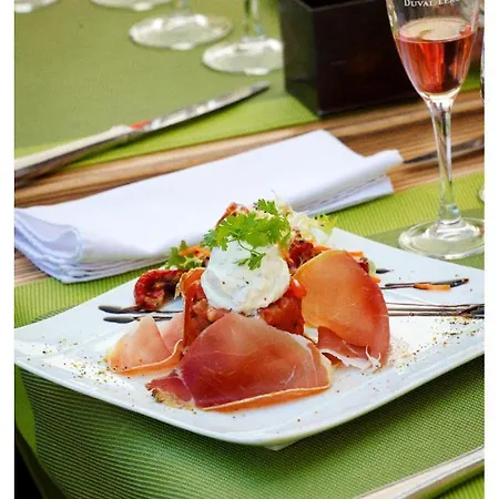 Szálloda Pont De Senard 3*