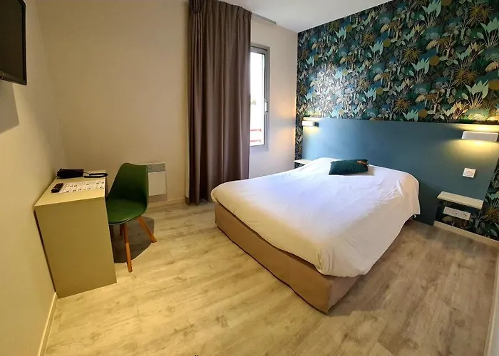 Hotel Pont De Senard 3*