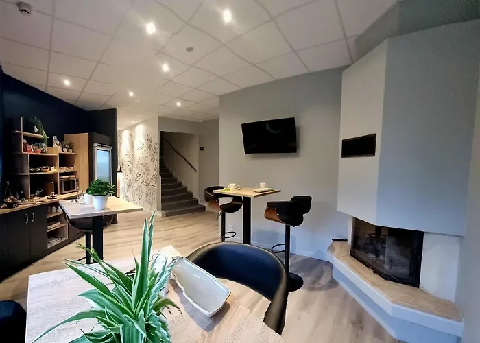 Pont De Senard Hotel